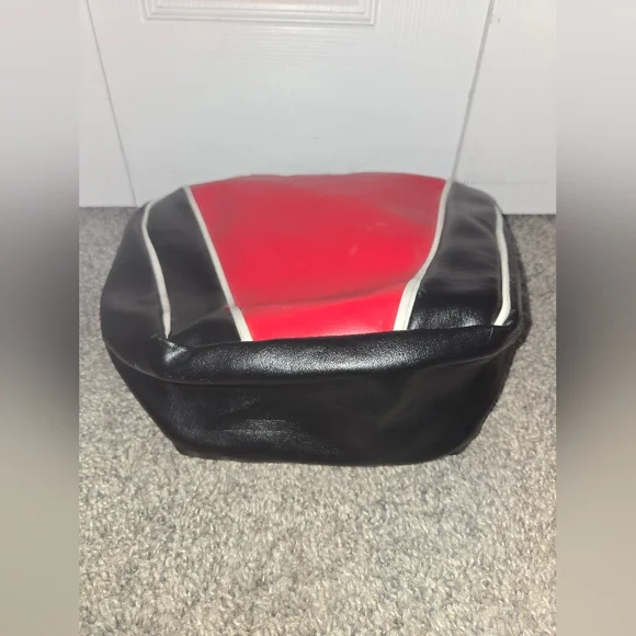 Atenti Red and Black Purse, Zippered Closure Tote Bag, Excellent Condition - Picture 12 of 13